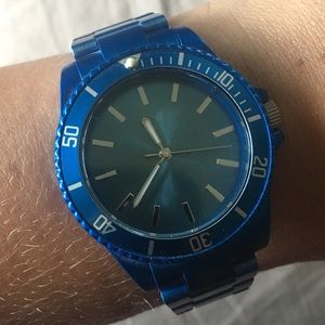 • Women’s Blue Watch •